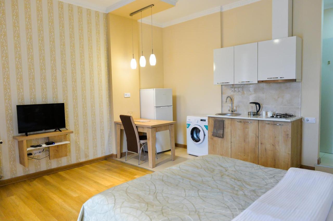 Happy Stay Hotel 쿠타이시 외부 사진