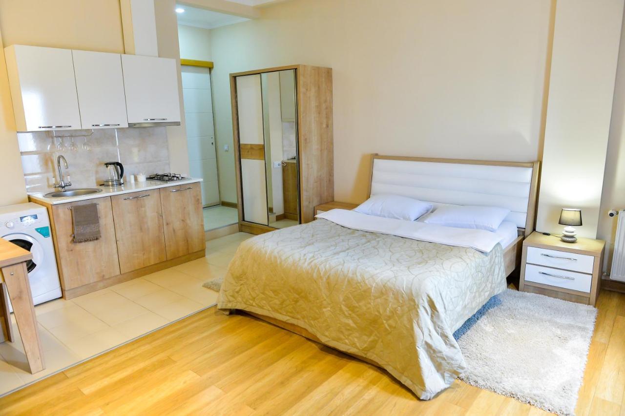 Happy Stay Hotel 쿠타이시 외부 사진