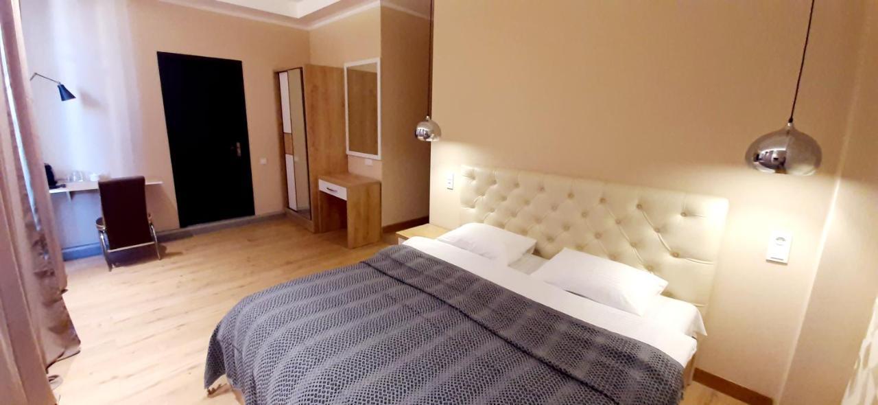 Happy Stay Hotel 쿠타이시 외부 사진
