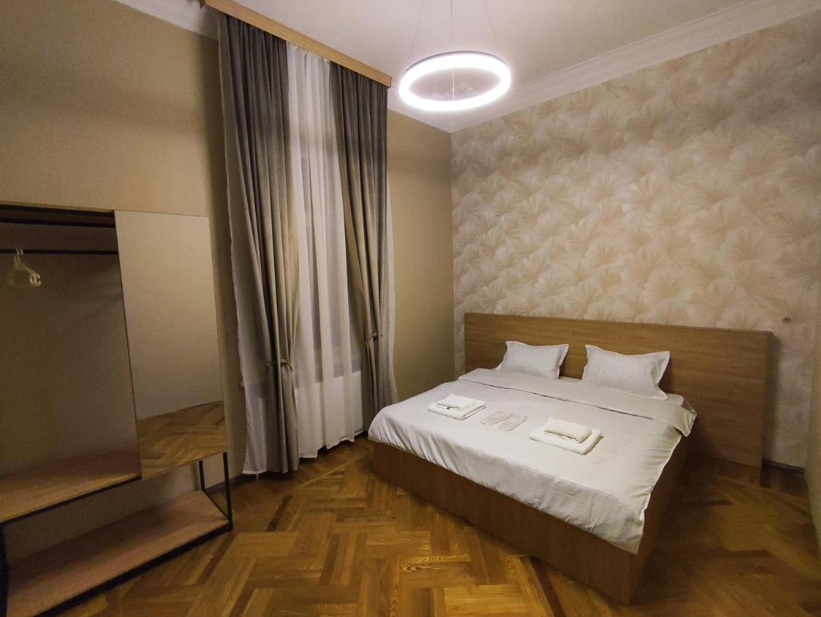 Happy Stay Hotel 쿠타이시 외부 사진